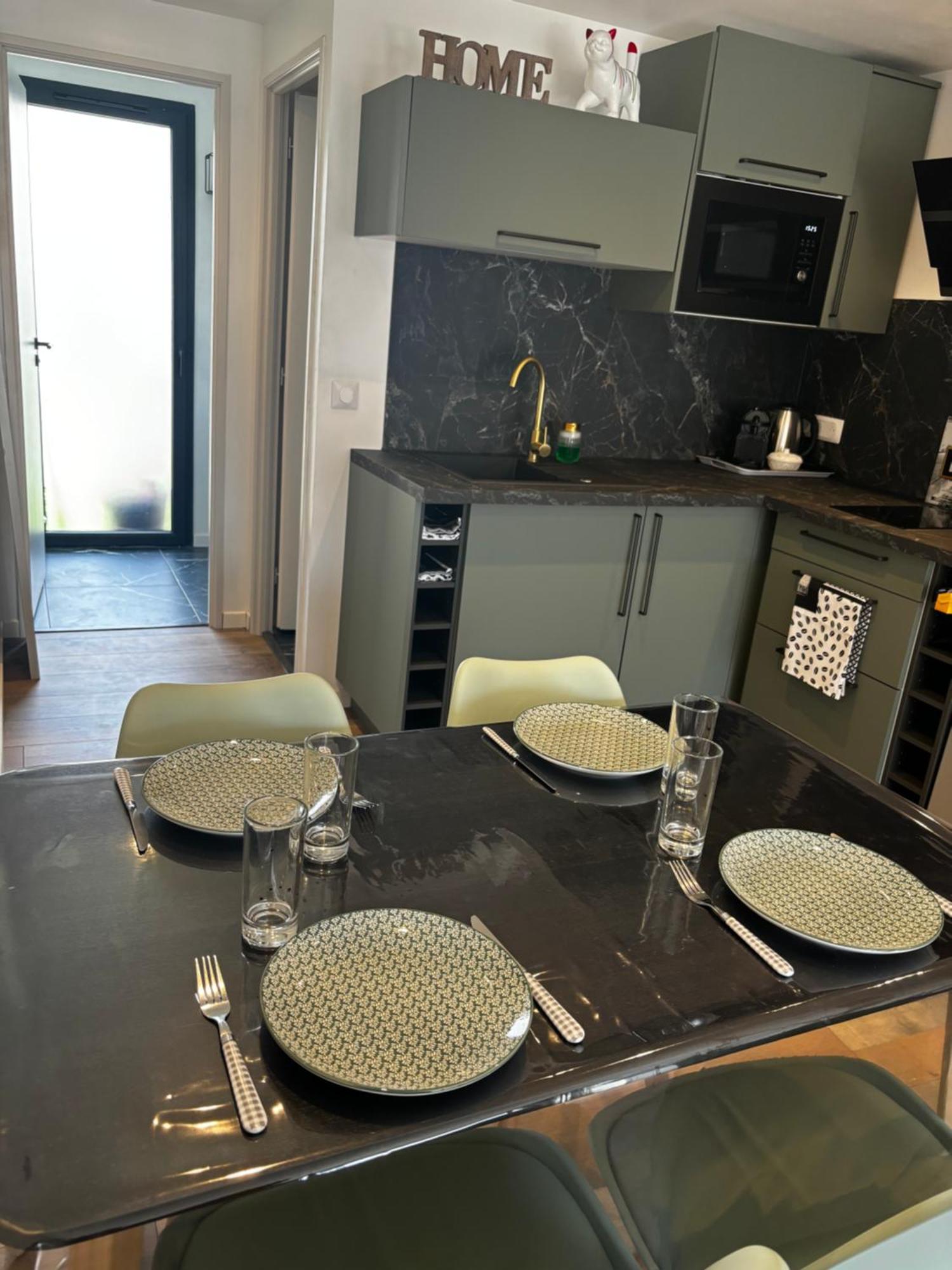 Logement Du Sud Avec Jacuzzi Sommieres Ngoại thất bức ảnh
